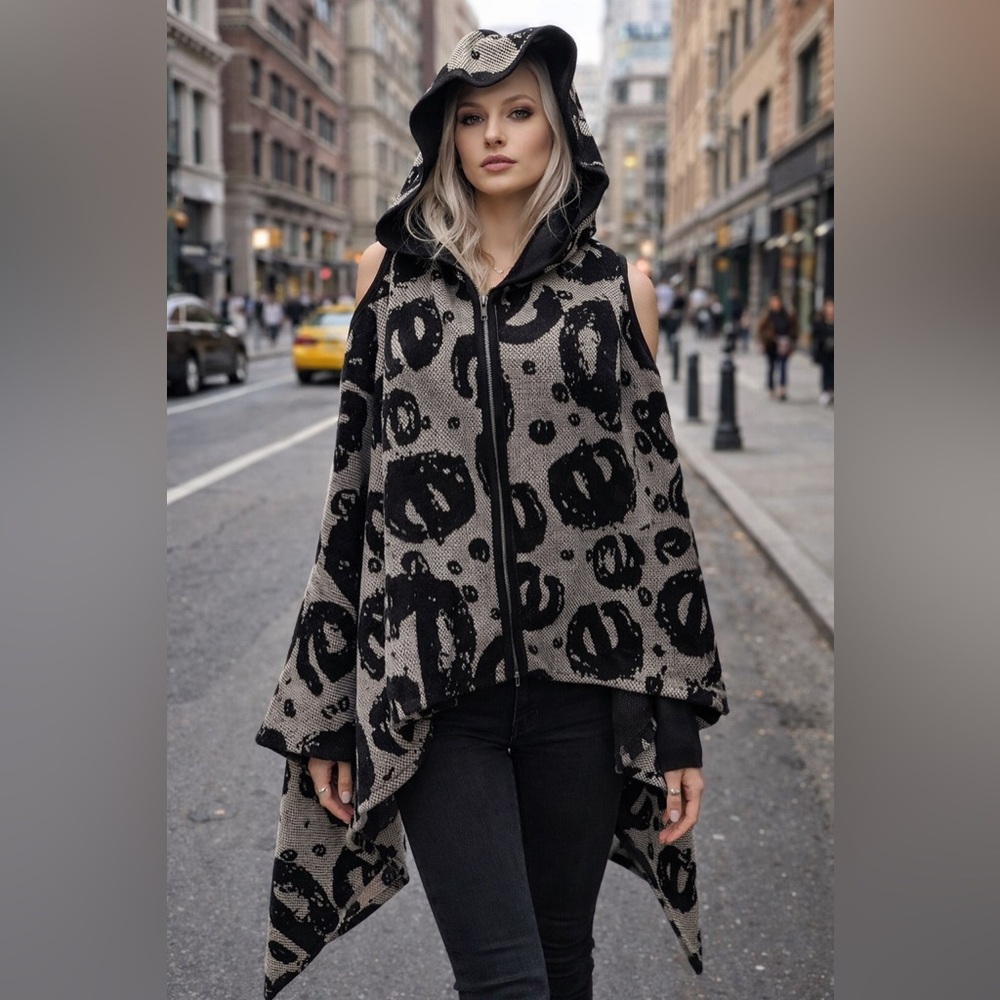 Black and White Sleeveless Zip Up Knitted
Poncho